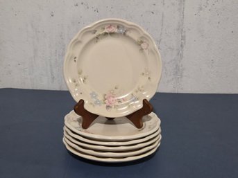 Five Pfaltzgraff 'Tea Rose' 7' Plates & A Pfaltzgraff 7' Regular Plate