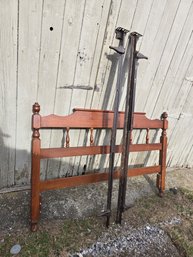 Mid - Centery Wooden Head Board And Metal Frame Full Size