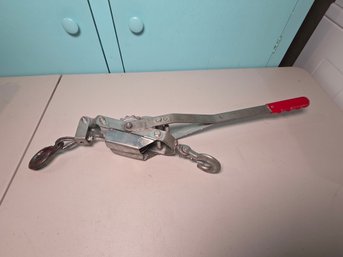 Heavy-Duty Cable Puller / Come-Along With Safety Hook