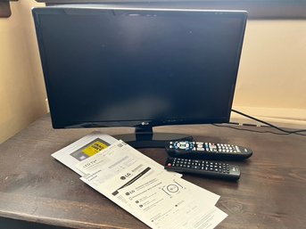 LG Smart TV 22', Purchased Jan 2024