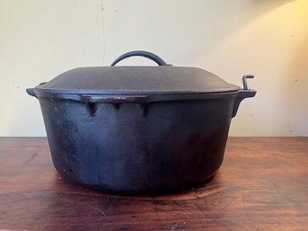 5 Qt Cast Iron Lidded Pot With Handle