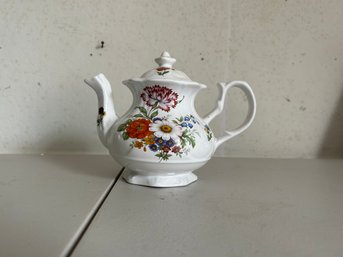 Crownford Teapot Porcelain Floral Designer S In White 7 Inches Made In England
