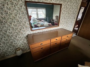 Queen Sized Bedroom Set, Vanleigh Made Of White Ash Wood, Good Condition