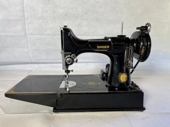 Original Vintage Singer Featherweight 221 Sewing Machine