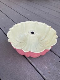 Vintage Pink Cake Mold
