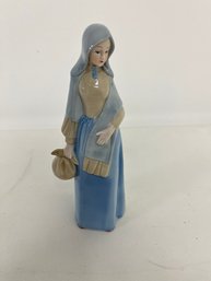 Rare Find Vintage Taiwan Ceramic Lady Figurine