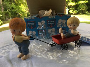 70s-80s Enesco Country Cousins 'Coaster Wagon Fan' No. E-7629 - New Old Stock Unused Figurine Set In Box