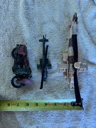 3 Military Toys