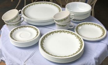44 Piece Set Corning Correlle 'Crazy Daisey Spring Blossom' Pattern Dinnerware Dish Set