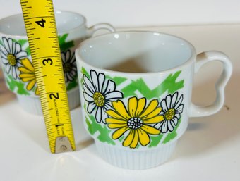 Pair Of Daisy Mugs - Fine China Made In Japan