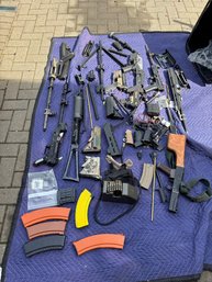 Hugh Lot Of Airsoft Rifles And Parts