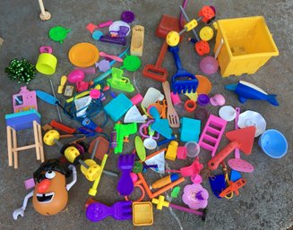 Brown Bag Lot Of Miscellaneous 1980s - 1990s Toys & Toy Parts - Mr. Potato Head Barbie Squirt Guns Beach Tools