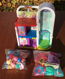 Vintage Collection Of 14 Peppa Pig Action Figures & PP Shopping Mall Playset & Accessories