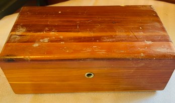 Lane Cedar Chest - Sample Size