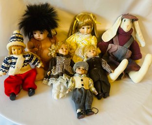 Miscellaneous Doll Lot