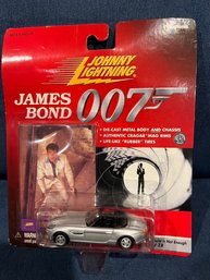 Vintage Johnny Lightning  JAMES BOND The World Is Not Enough Die Cast Car