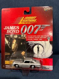 Vintage Johnny Lightning  JAMES BOND Goldfinger Aston Martin Die Cast Car