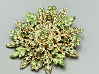 Vintage Green Rhinestone Starburst Brooch/Pin