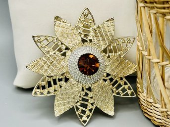 Vintage Cathe Flower Brooch/Pin