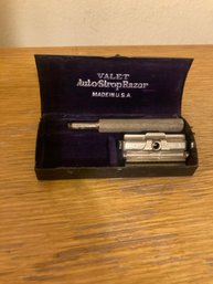 Vintage Valet Auto Strop Razor With Case