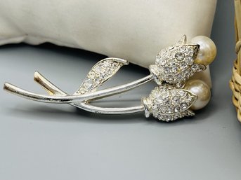 Vintage Silver Tone Faux Pearl & Rhinestone Flower Brooch/Pin
