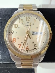 Timex South Street Sport T2M935 Men's Two-tone Stainless Steel Expansion Watch With A Champagne Gold Dial