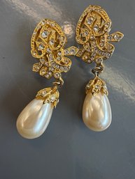 Vintage Gold-tone Rhinestone And Faux Pearl Drop Clip-on Earrings