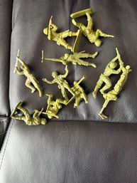 Lot Of Vintage Green Plastic Army Men Toy Soldiers