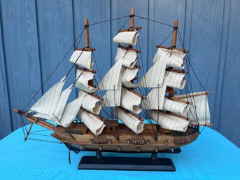 Vintage Handcrafted Mayflower? Replica Ship Model Nautical HomeDecor