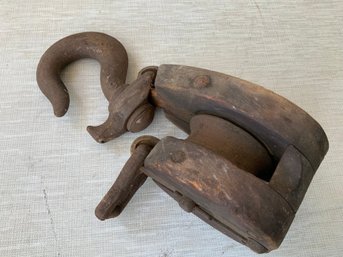 Antique Wood And Cast Iron Single Block And Tackle Pulley Swivel Hook