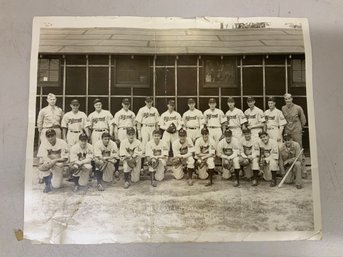 1944 Wrinkled Photo Of 15th Signal Training Regiment Baseball Team Fort Monmouth NJ