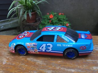1992 NASCAR Racing Champions STP #43 Richard Petty 1:24 Scale Pontiac Stock Car Die-Cast Metal Model