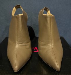 Anne Michelle Taupe Gray Sling Back High Heel Shoe Size 8