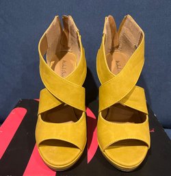 Michael Antonio Mustard Yellow Cross High Heel Shoe Size 8