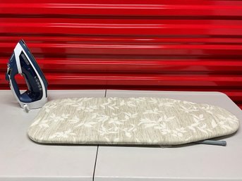 Black & Decker Iron Plus Travel/Mini Countertop Ironing Board Ref: PH