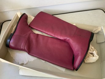 Vintage Pull On Berry Colored Textured Leather Knee High Flat Boots Made In Greece Size 8 Used Condition