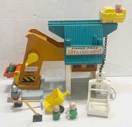 VTG  Fisher Price Little People Lift And Load Depot Working Play Set