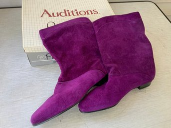Vintage Pull On Purple Suede Ankle Boots Woman Size 8 Half M Unused Condition