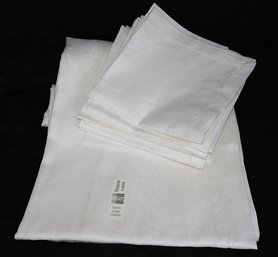 Telene Casa Vintage Tablecloth & Napkin Set