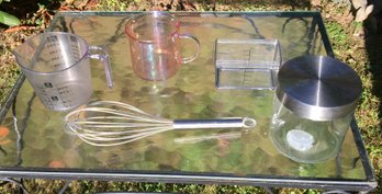 Lot Of Vintage Measuring Cups Including A Pink Pearlescent One