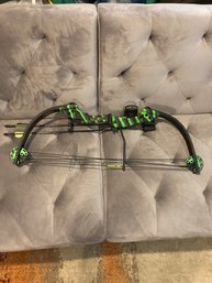 Barnett Tomcat 2 Childs Bow And Arrow