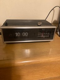 Vintage Panasonic Flip Alarm Radio Clock