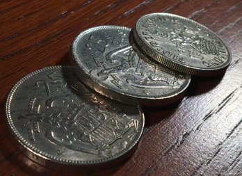 3 Foreign Coins Including 1948 Silver Shilling & 2 Rare 1957 Spanish 25 Ptas Pesetas