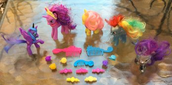 Lot Of 5 Vintage My Favorite Pony Toy Horses & Comb Barret Accessories