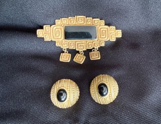 Gold Tone Onyx Brooch & Earrings (Clip-Ons)