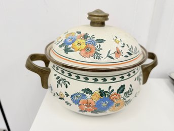 M Kamenstein Enamelware Casserole Pot Featuring A White Enamel Finish With A Vibrant Floral Pattern
