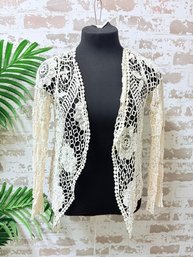 NWT Crochet Style Lace Bolero / Cardigan Size Medium