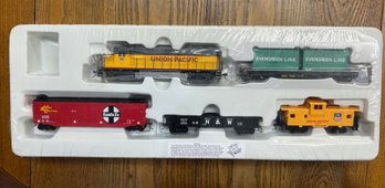 HO Scale Model Train Set
