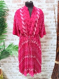 Maggy London Multitone Red / Pink Cherron Pleated Midi Dress Size 12