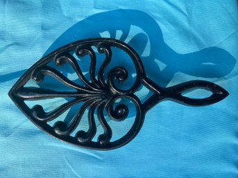 Black Cast Iron Trivet With Ornate Scrollwork Dcor 2 Of 2